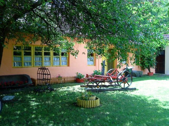 Seoski Turiziam Larva Trenkovo Екстер'єр фото